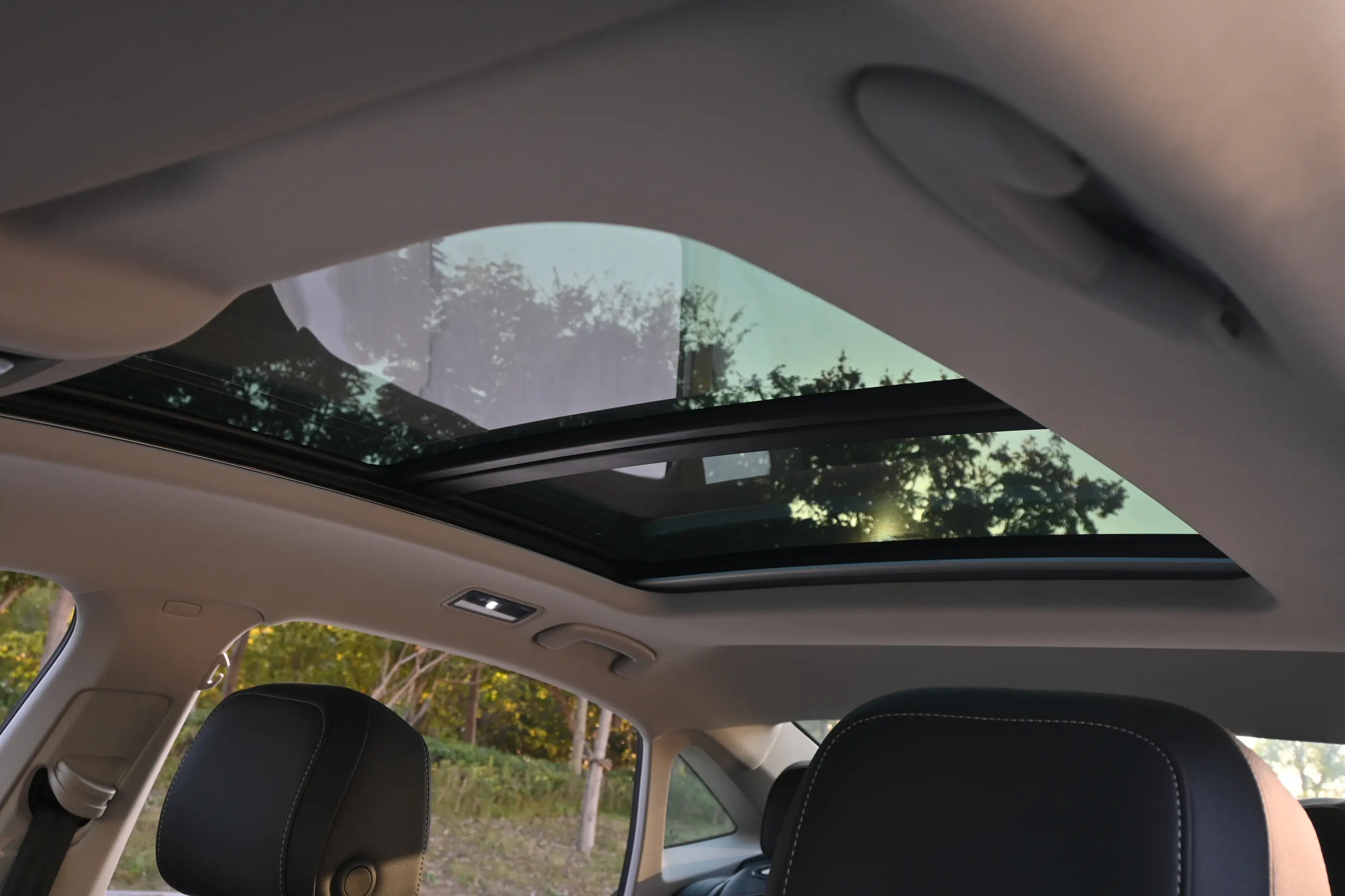 2024 Passat 380TSI Performance Trim