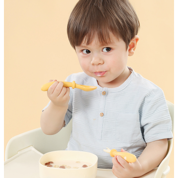 BPA Free Bendable auto alimentação aprendendo colheres