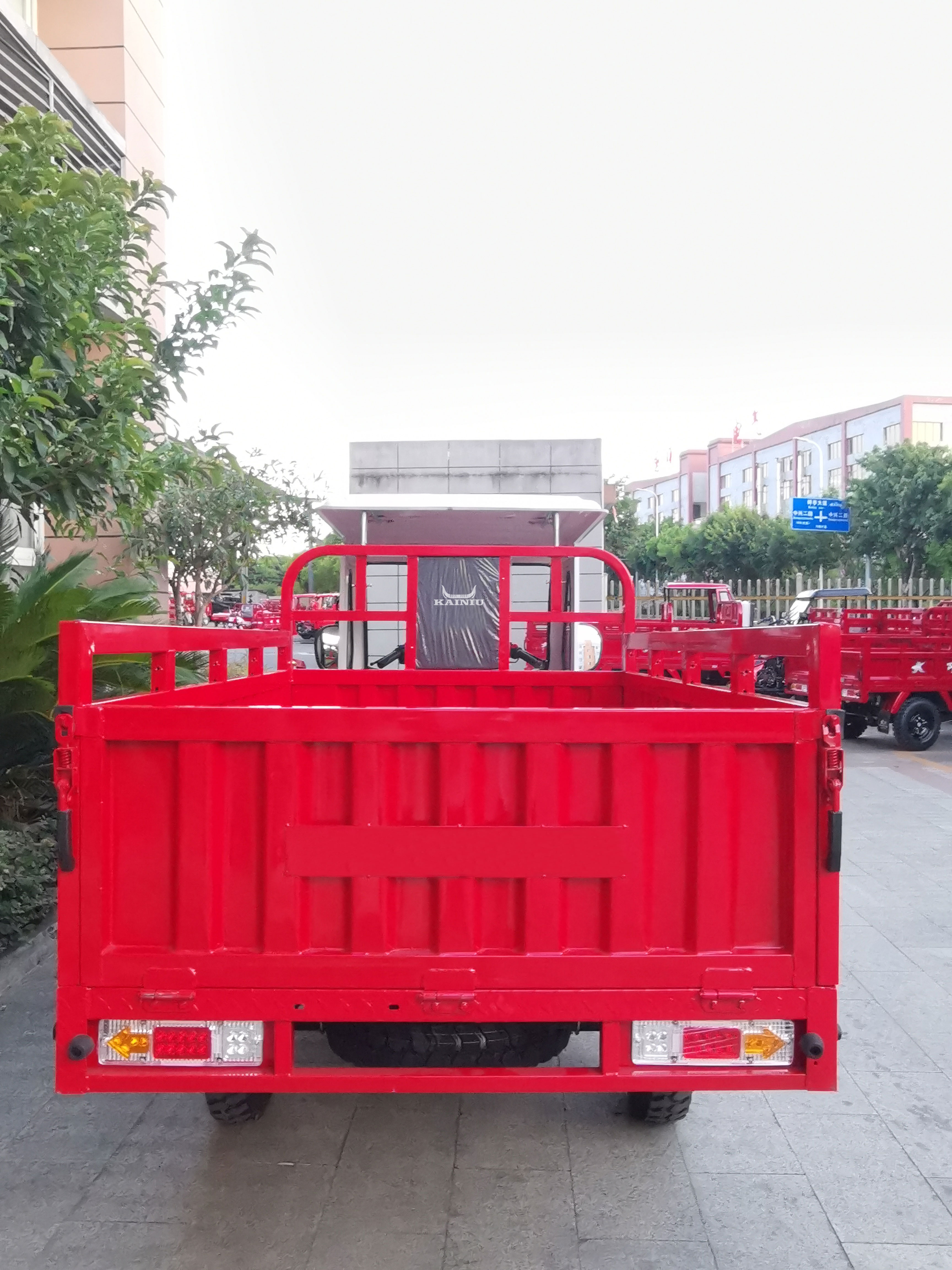 Dy-king-ii con triciclo semi cabina