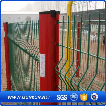 beautiful green triangle bending fence