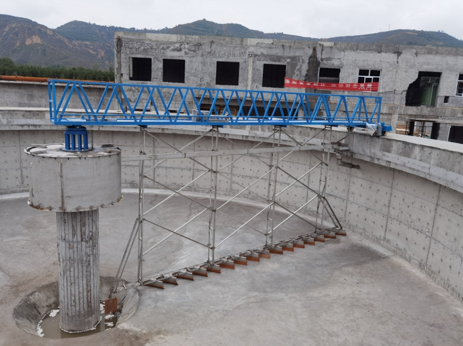 Raspador hidráulico de lodo recíproco