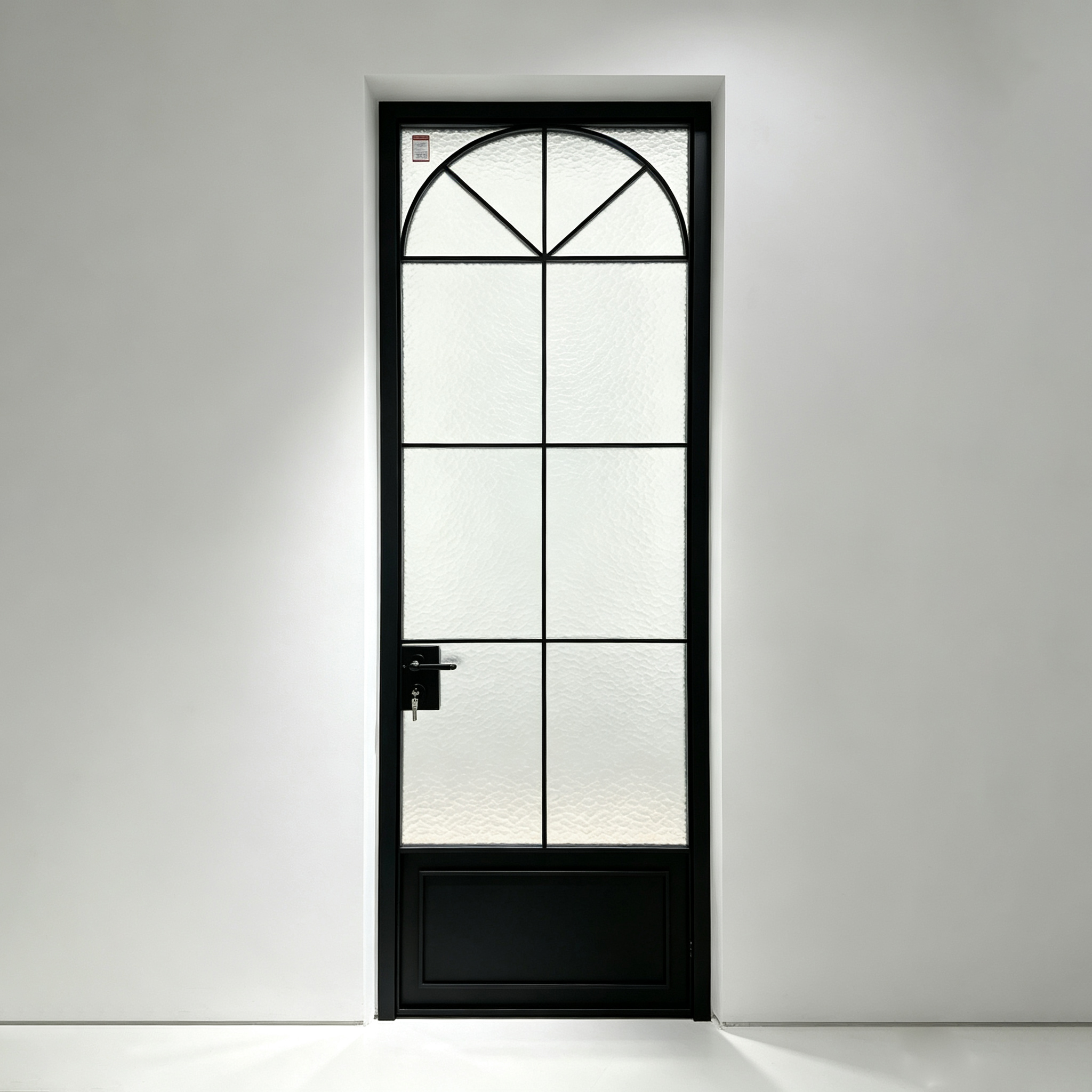 Vista de apertura de puerta de aluminio con marco delgado y batiente simple