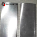Czysty metalowy tytanowy talerz