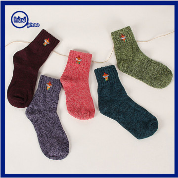Fashionable Adults Age Group and Men Gender Embroidery Socks