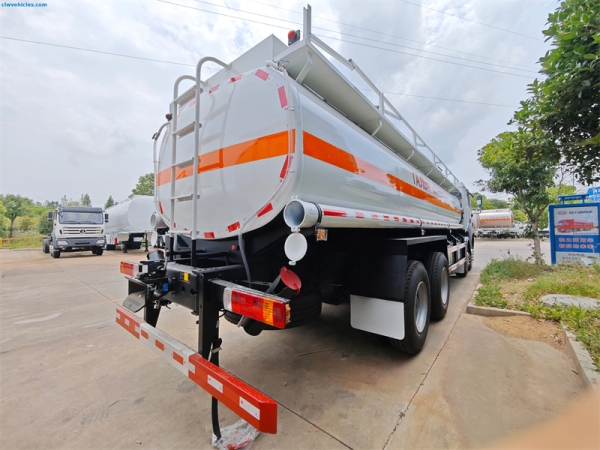 Beiben 8x4 290hp High-Performance Oil Tanker Truck 20cbm