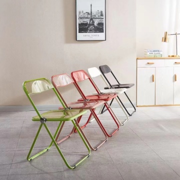 Silla plegable de cristal transparente elegante para un evento inédito