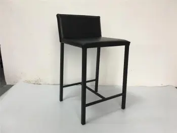 Black PU dining chair for leisure use