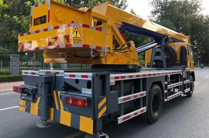 60Ton Unic Truck Mounted Crane: Vehicle Mounted Knuckle Boom Specialized Crane Truck