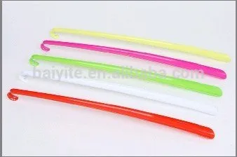 30 " long plastic shoe horns