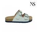 Sandalias ADAMUU beige claro para días de verano con estilo