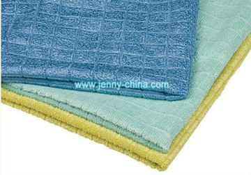 light circular floor cloth