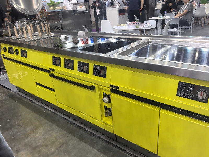 commercial island cooking range