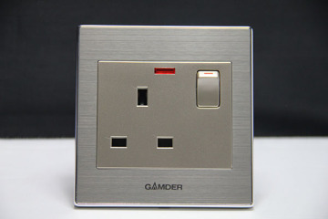 british standars 3 pin switched socket factory supply