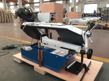 Small portable metal cutting band saw