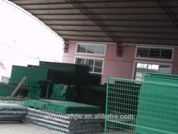 Cheap Price Living Area Garden Welded Fence/Plastic Welded Border Wire Mesh Fence
