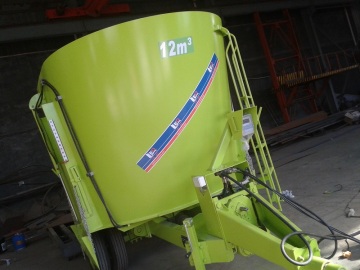 TMR feeding mixer wagon