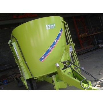 TMR feeding mixer wagon