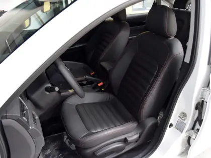 Dongfeng S50 5 SEATS SEDAN CAR