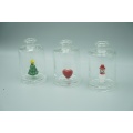 Glasflaschen mit Baum