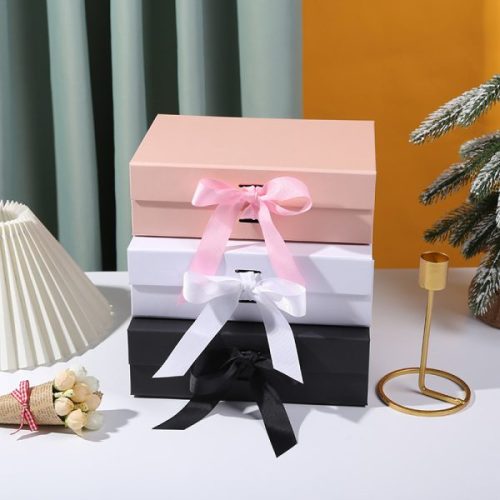 Magnetic Foldable Packaging Box with Ribbon
