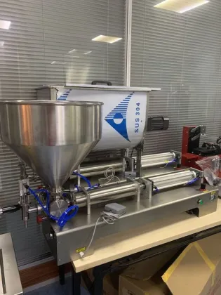 High Precision Pneumatic Slurry Mixing Paste Filling Machine for Curry Paste and Chili Sauce