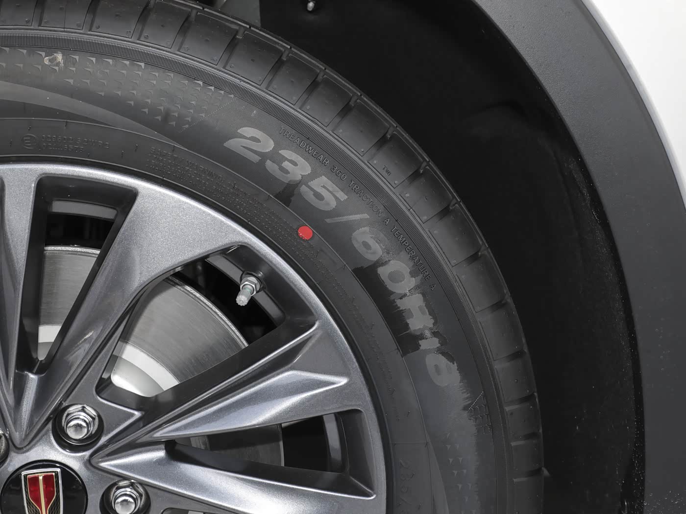 cutting-edge luxury smart SUV