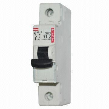 Reka bentuk Legrand pemutus litar Mini 1 P