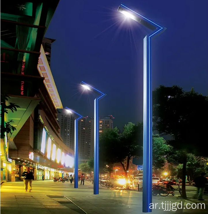 أضواء في الهواء الطلق تعمل بالطاقة الشمسية