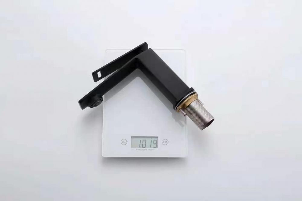 욕실 싱크 수도꼭지 매트 블랙 브러시 아연 합금 핸들 주방 싱크 믹서 수도꼭지