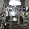 Machine de fabrication automatique de glissière en métal à glissière complète