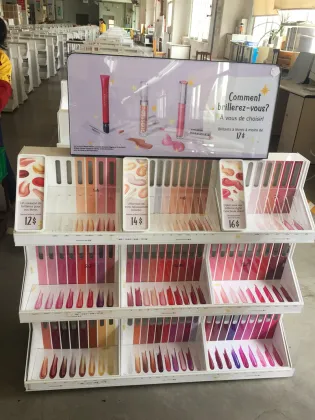 Cosmetic Shop Shelves Cosmetic Products Display Fixtures