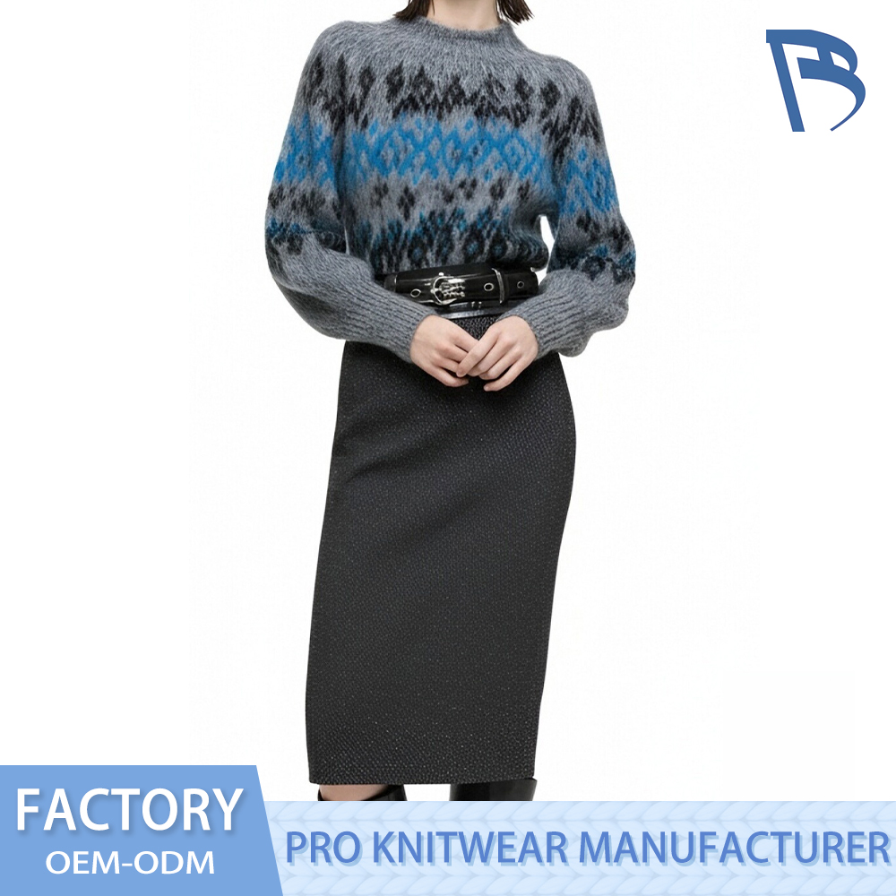 Sweater kelabu biru yang elegan untuk keselesaan seharian