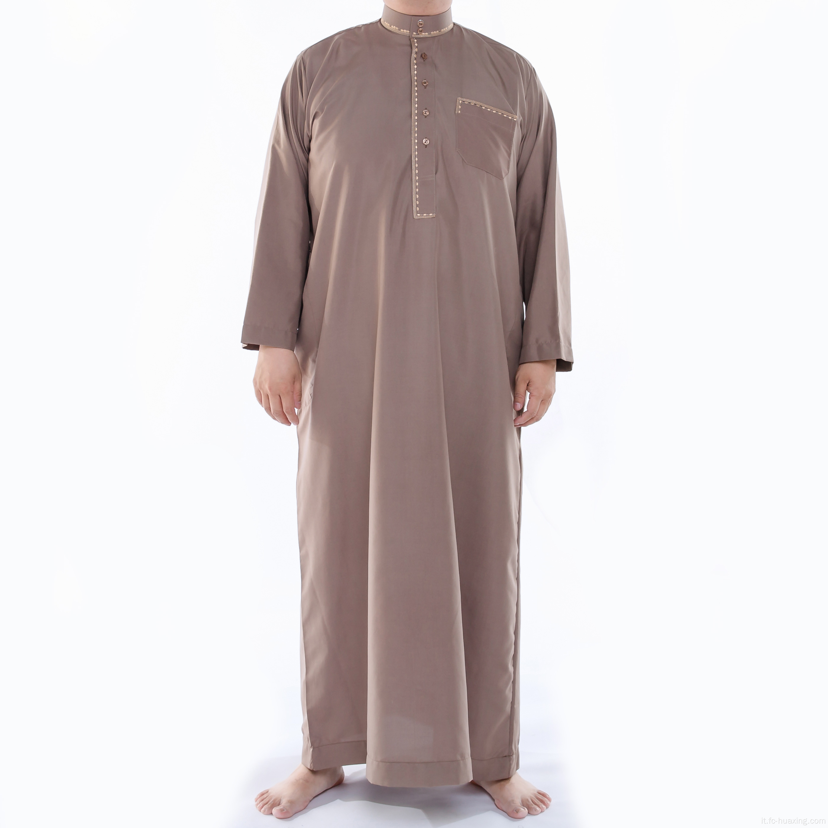 bellissimi uomini islamici musulmani che abbigliano ragazzi abaya
