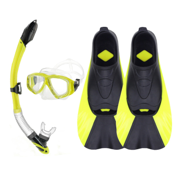 Snorkeling Gear Diving Equipment Set: Silicone Goggles & Fins
