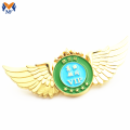 Metalltilpasset Gold Airline Pilot Wings Pin