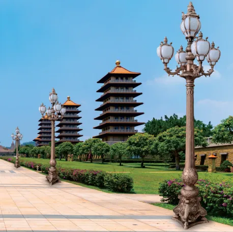 Decorative Nordic Style Outdoor Garden Lamps and Street Lamp Pole Accessories