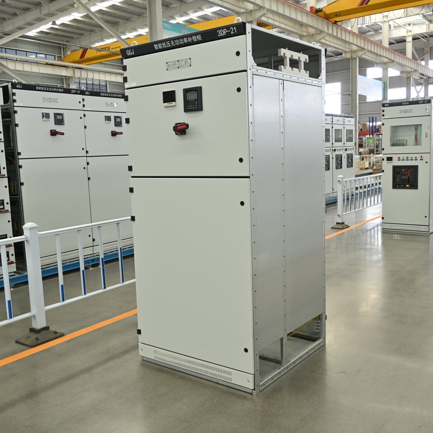 Low-voltage powerless compensation cabinet GGJ