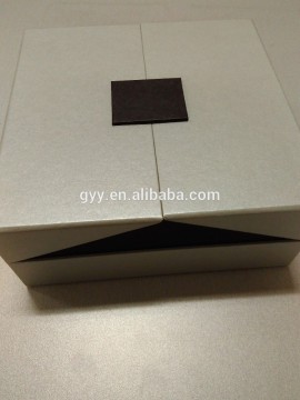 Magnet double door lid pearlized paper box