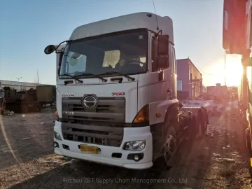 China Used Euro 4 Hino 700 Cargo Truck Trailer Head 6X4 Tractor Truck for Sale