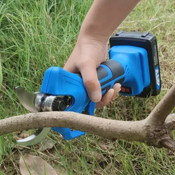 Lightweight Battery Electric Pruning Shear for Orchards and Vineyards