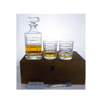 مخصصة البيع الساخن الساخن 750 مل مربع ويسكي decanter مجموعة مع صندوق خشبي