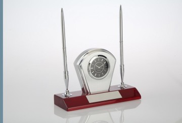 Quartz Desk clock with pen holder