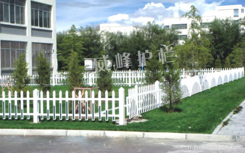 Lawn Community Green Belt Facility PVC Fence GuardRail