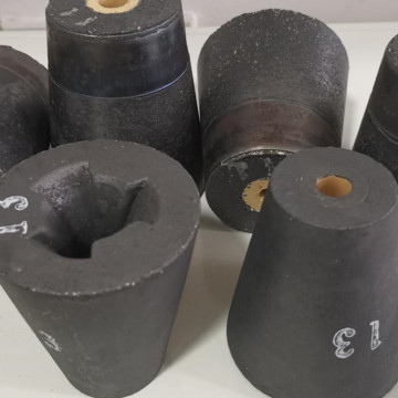 Tundish Metering Nozzle and Tundish Well Block