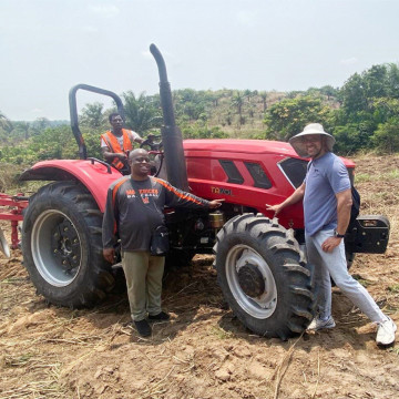 China Manufacturer Cheap 4WD/4x4 Agriculture Tractors (90-150 HP) For Sale