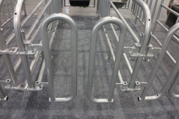 Carbon steel swinery and galvanized pigsty fence table