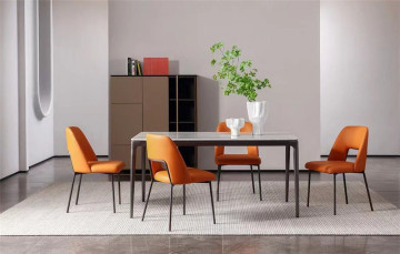 Moderner Esstisch für Wohnung