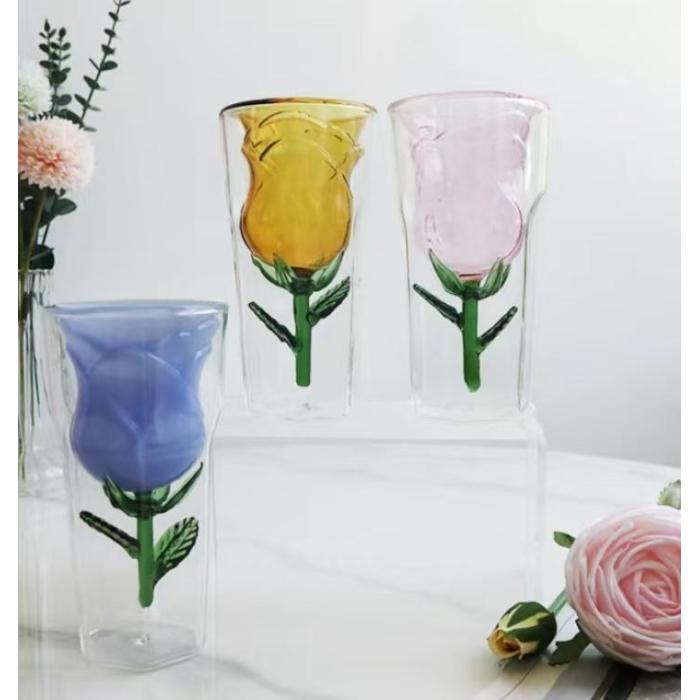 Taza tridimensional en forma de rosa alta