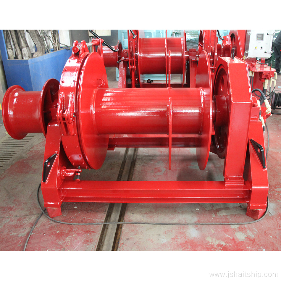 Robust and rust-resistant mooring winch