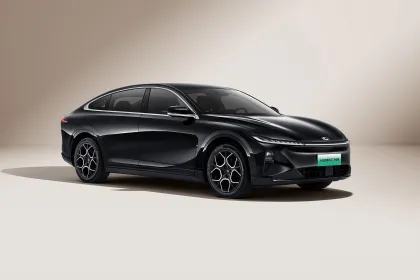 2024 Changan Qiyuan A07: 200km Air Hybrid Sedan Car by Changan Automobile